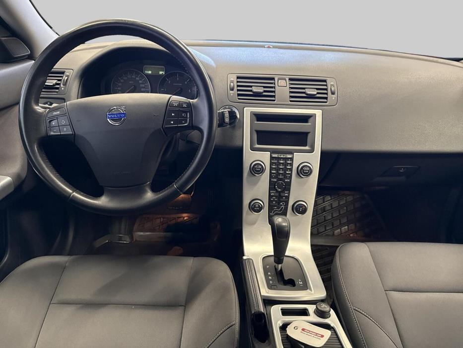 VOLVO V50 2011