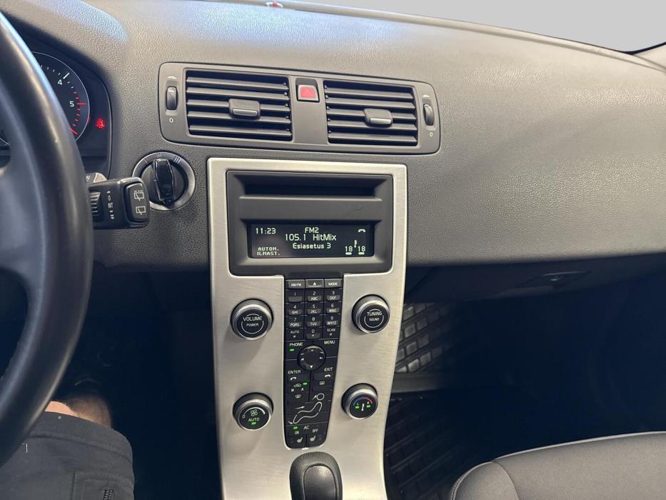 VOLVO V50 2011