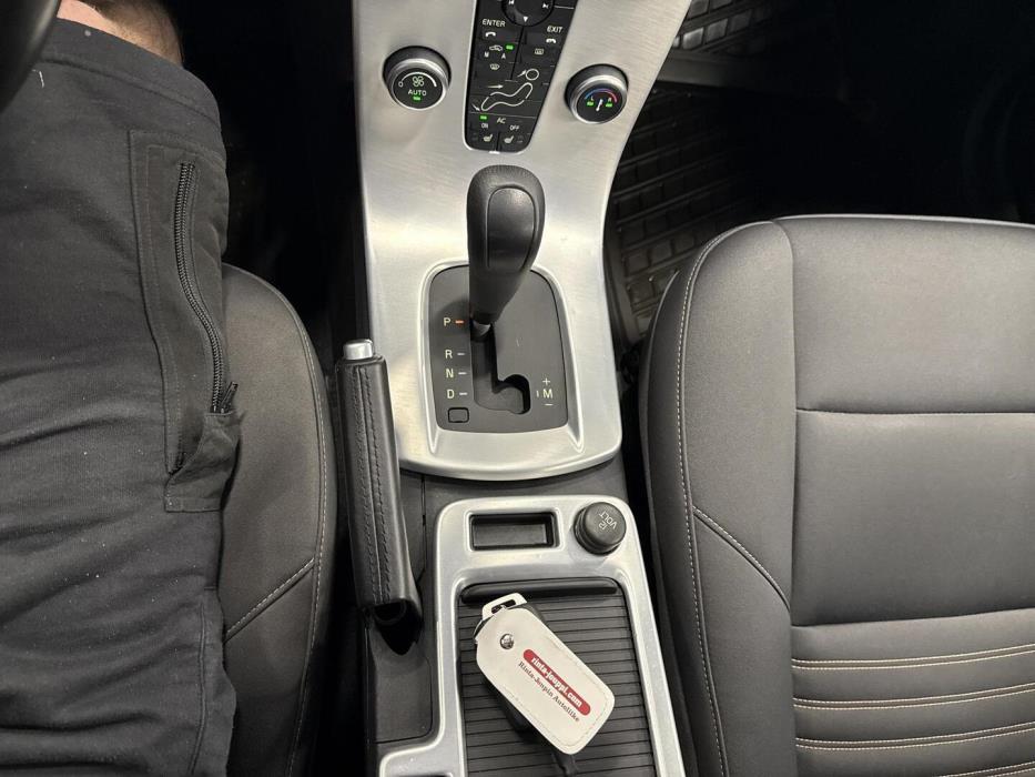 VOLVO V50 2011