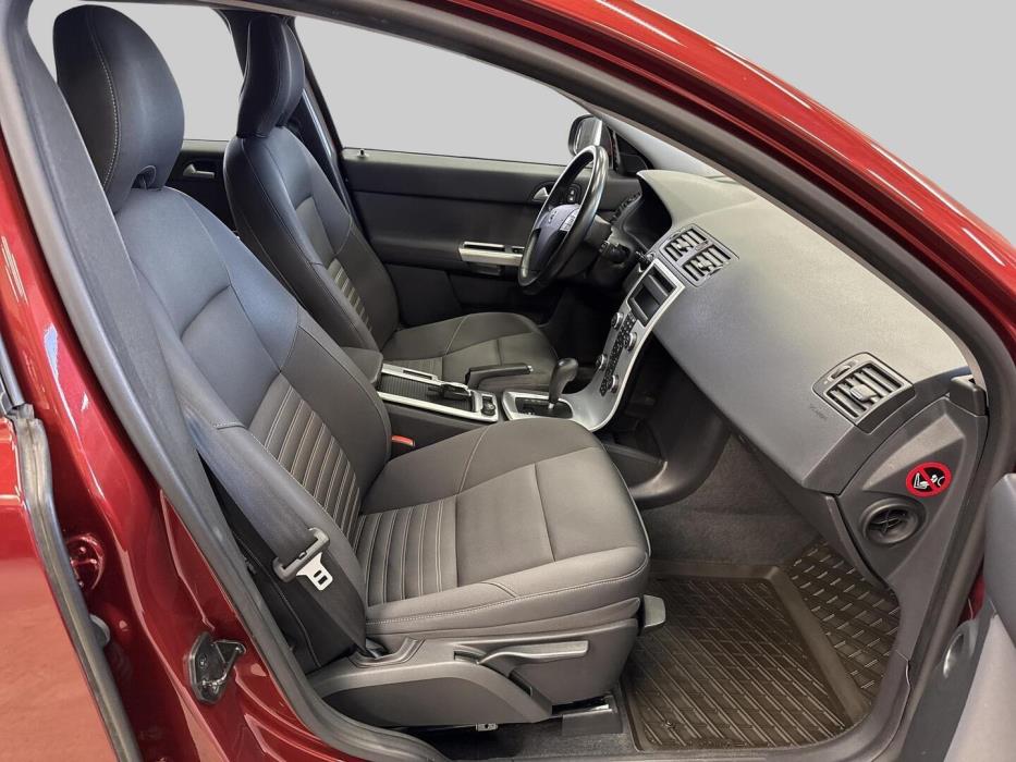 VOLVO V50 2011