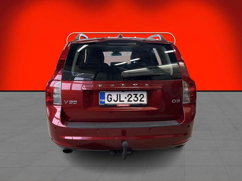 VOLVO V50 2011