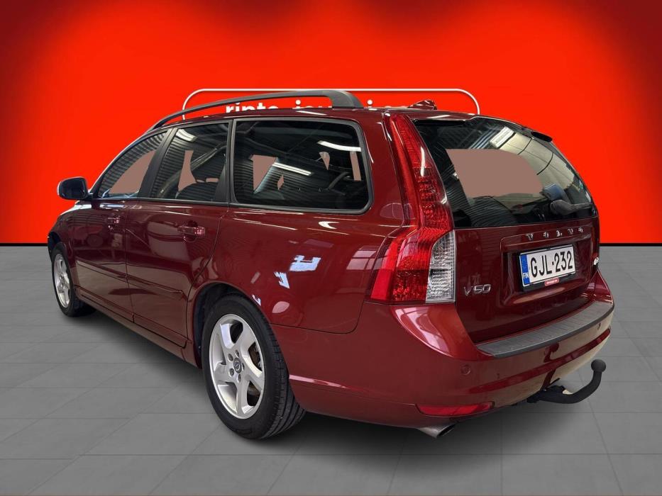 VOLVO V50 2011