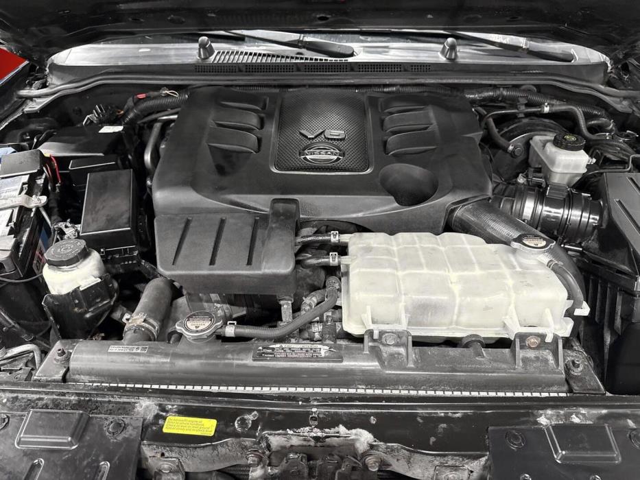 NISSAN Navara 2012