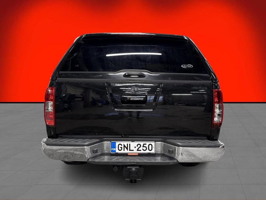 NISSAN Navara 2012