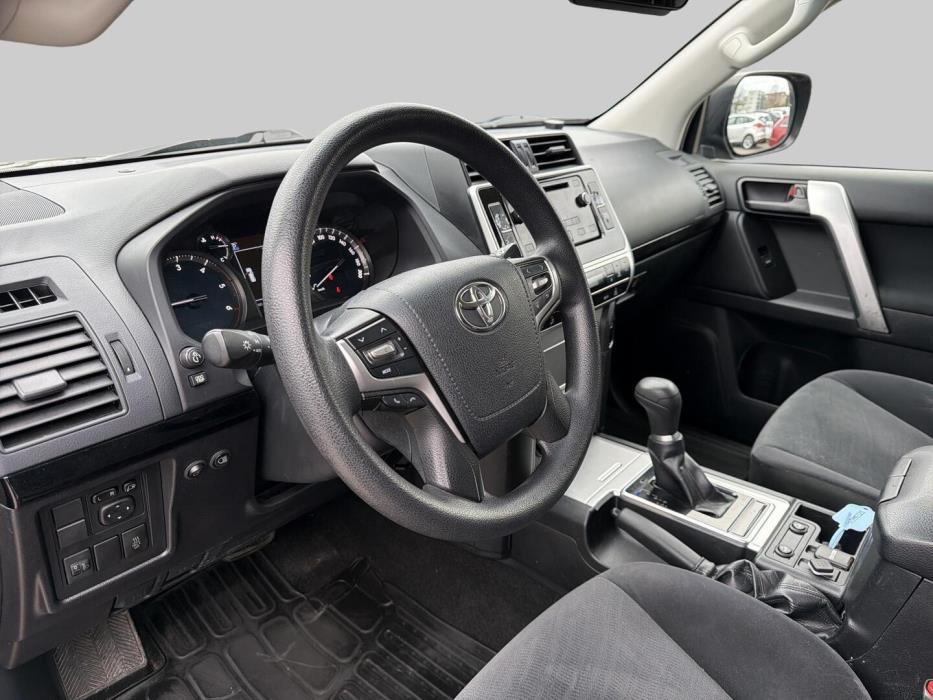 TOYOTA Land Cruiser 2020