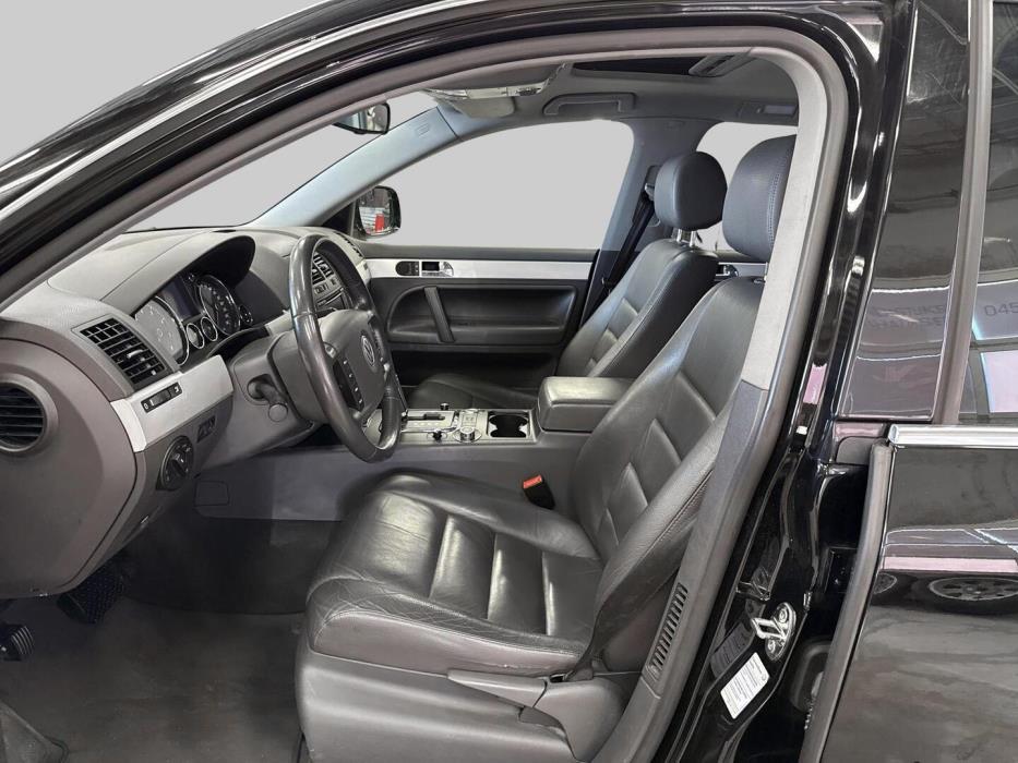 VOLKSWAGEN Touareg 2006