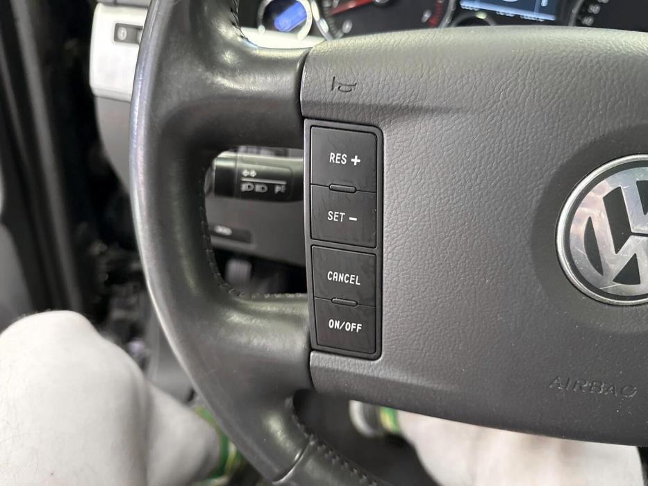VOLKSWAGEN Touareg 2006