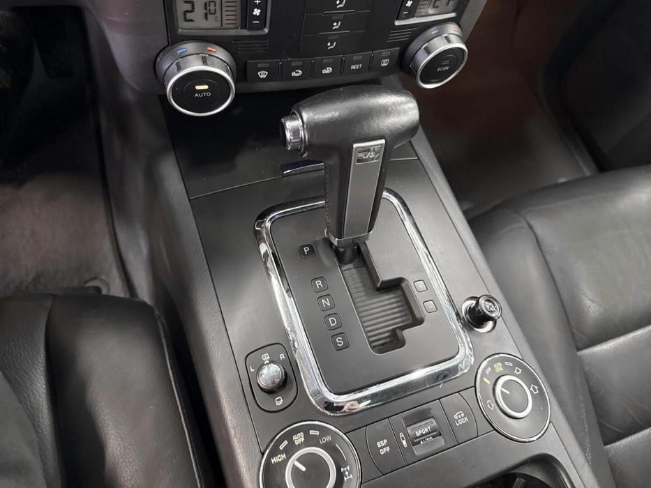 VOLKSWAGEN Touareg 2006