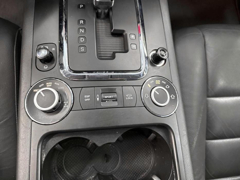 VOLKSWAGEN Touareg 2006