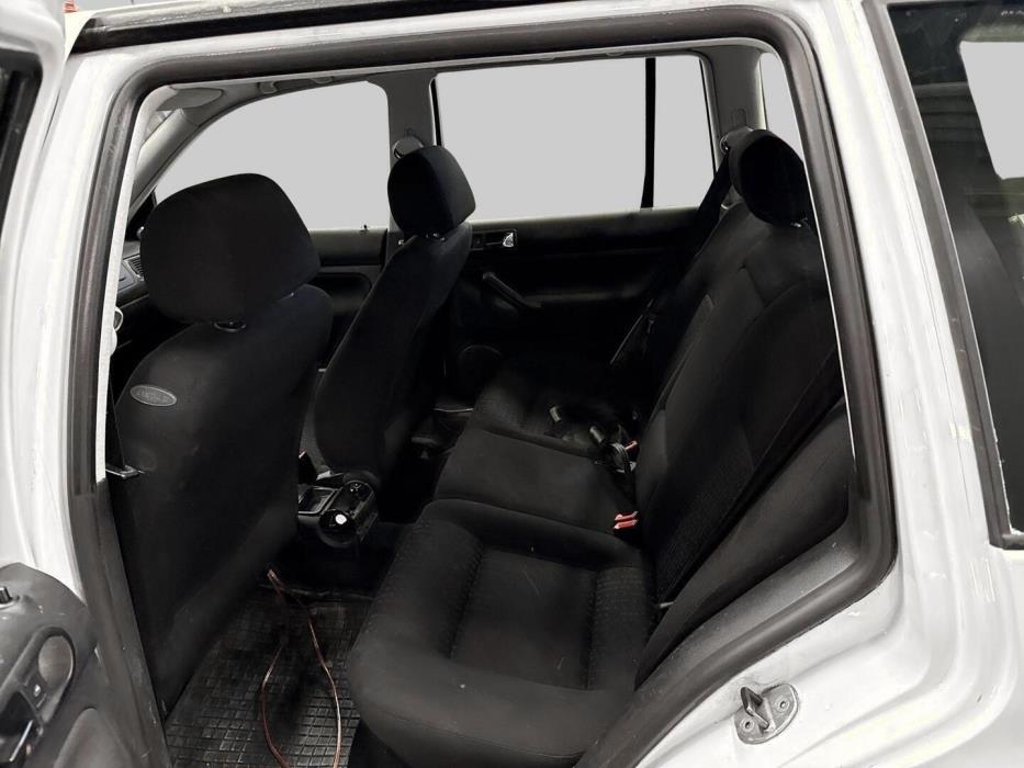VOLKSWAGEN Golf Variant 2004