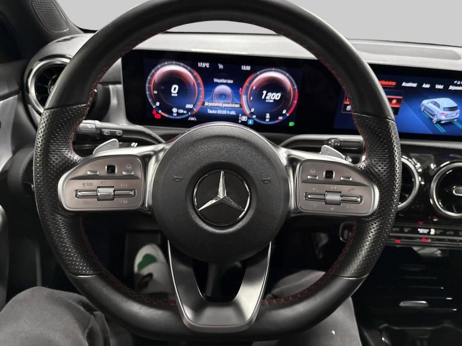 MERCEDES-BENZ A 2020