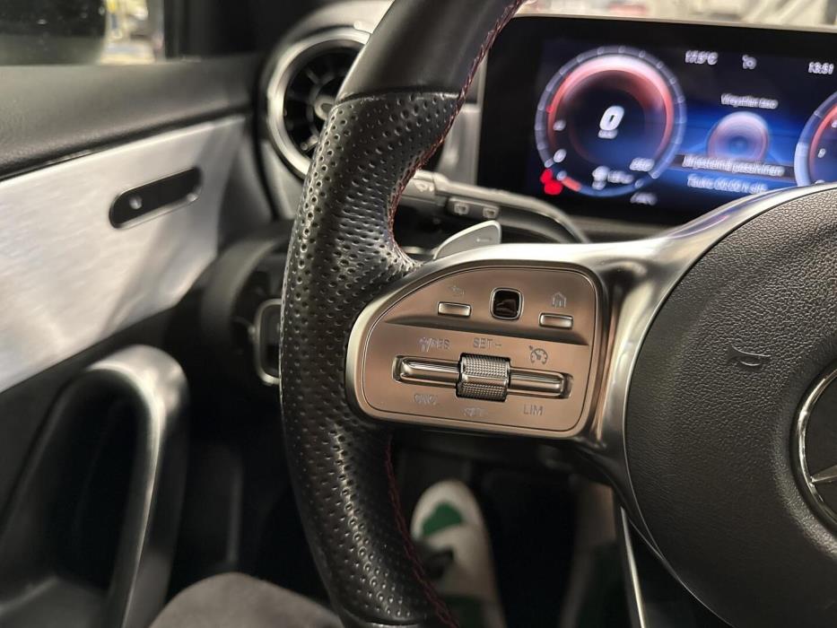 MERCEDES-BENZ A 2020