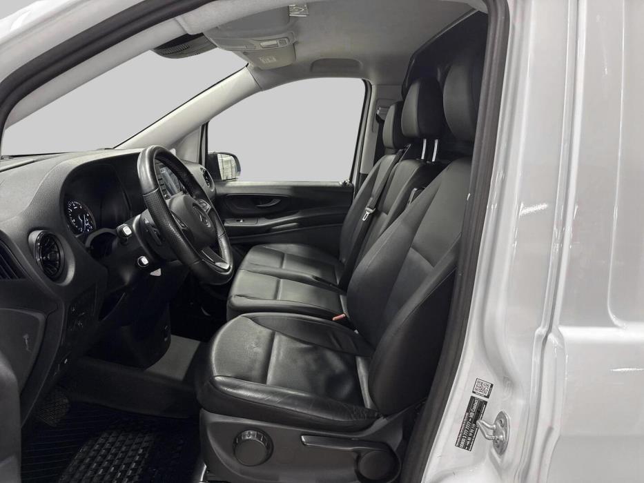 MERCEDES-BENZ VITO 2023