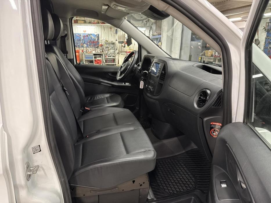 MERCEDES-BENZ VITO 2023