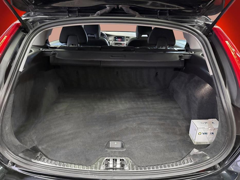 VOLVO V60 2015