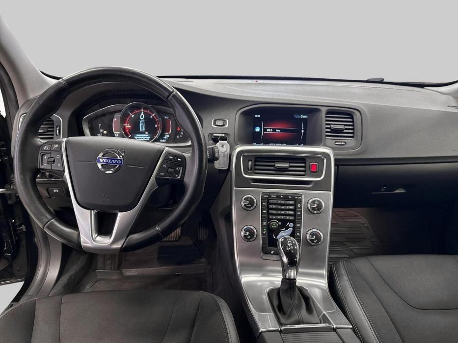 VOLVO V60 2015