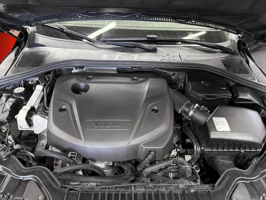VOLVO V60 2015