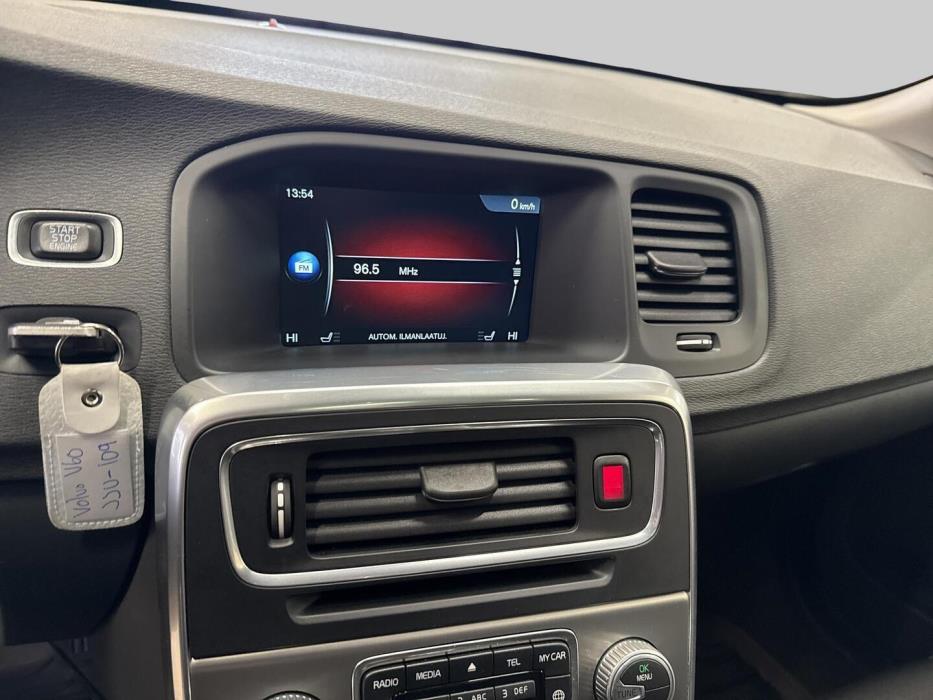 VOLVO V60 2015