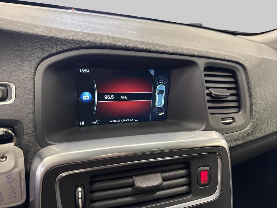 VOLVO V60 2015