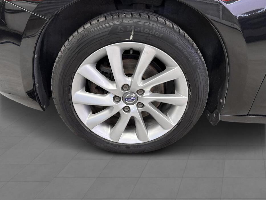 VOLVO V60 2015