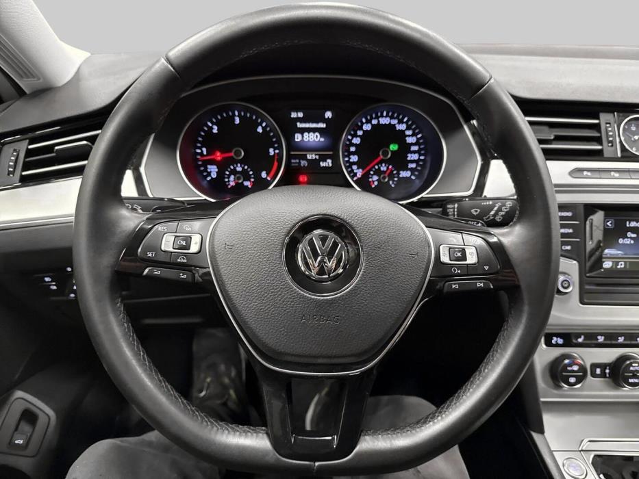VOLKSWAGEN Passat 2016