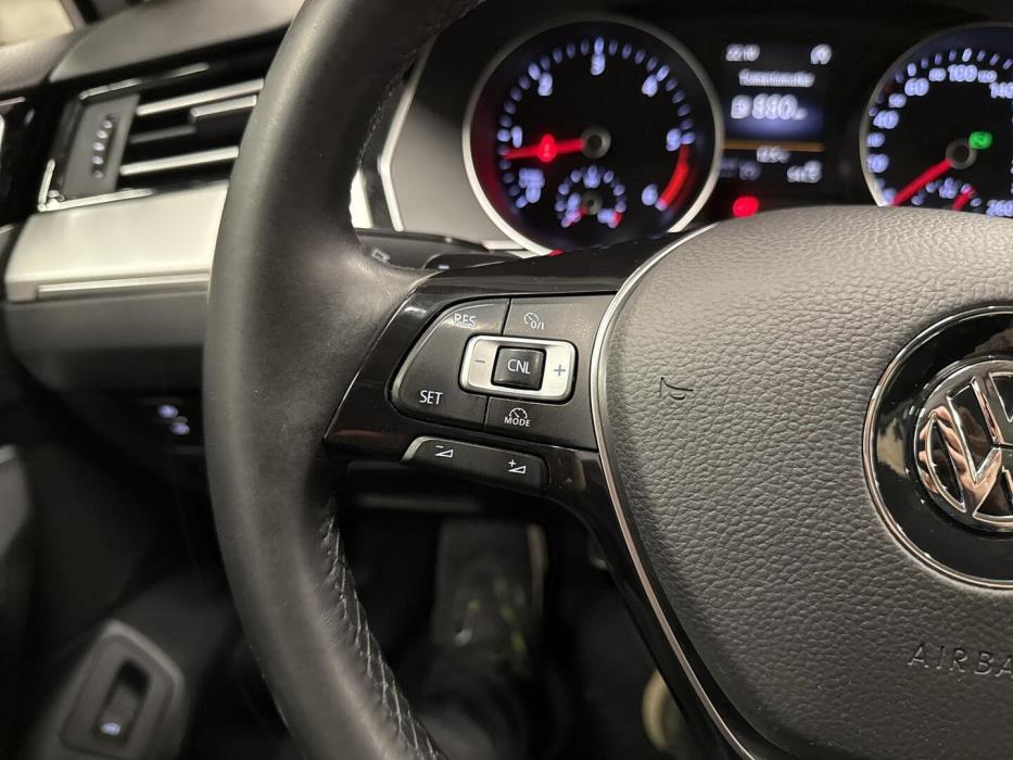 VOLKSWAGEN Passat 2016