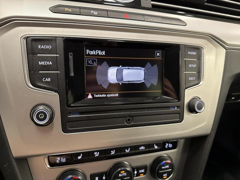 VOLKSWAGEN Passat 2016