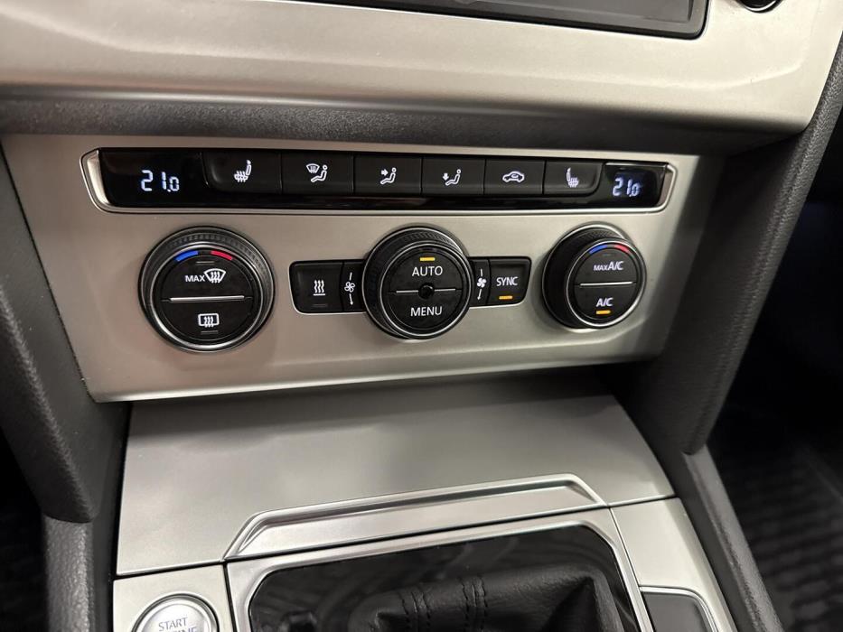 VOLKSWAGEN Passat 2016