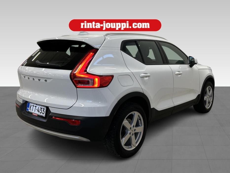 VOLVO XC40 2021