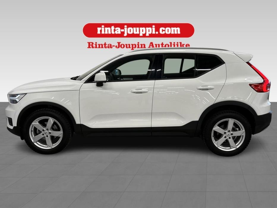 VOLVO XC40 2021