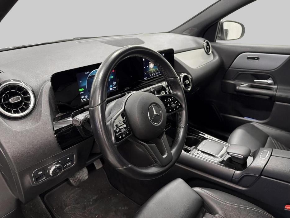 MERCEDES-BENZ GLA 2021