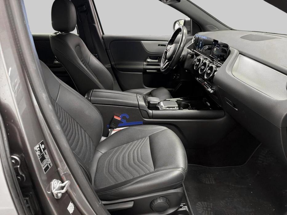 MERCEDES-BENZ GLA 2021