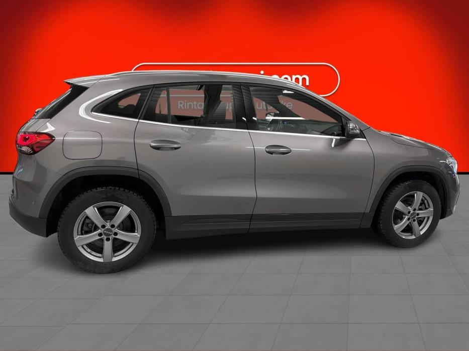 MERCEDES-BENZ GLA 2021