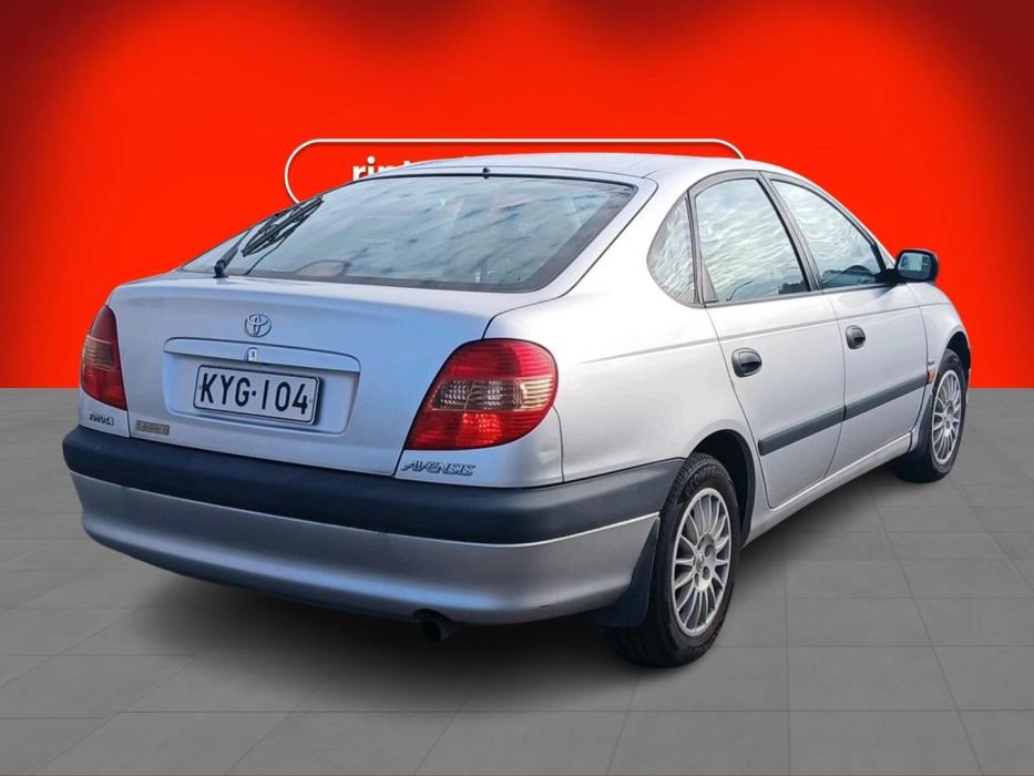 TOYOTA Avensis 2001