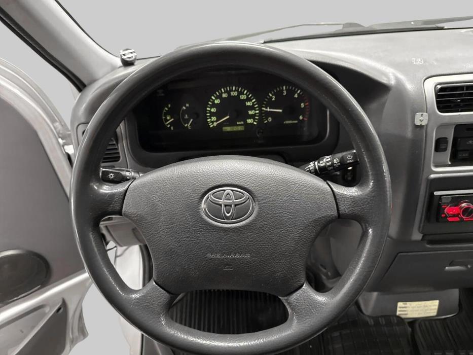 TOYOTA Hiace 2008