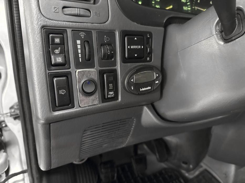 TOYOTA Hiace 2008