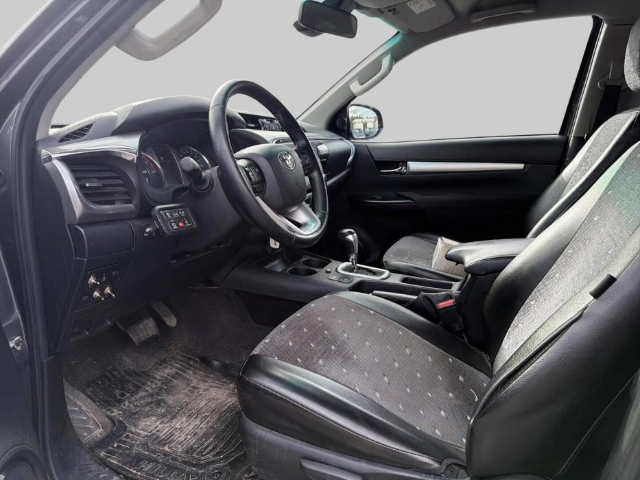 TOYOTA Hilux 2021