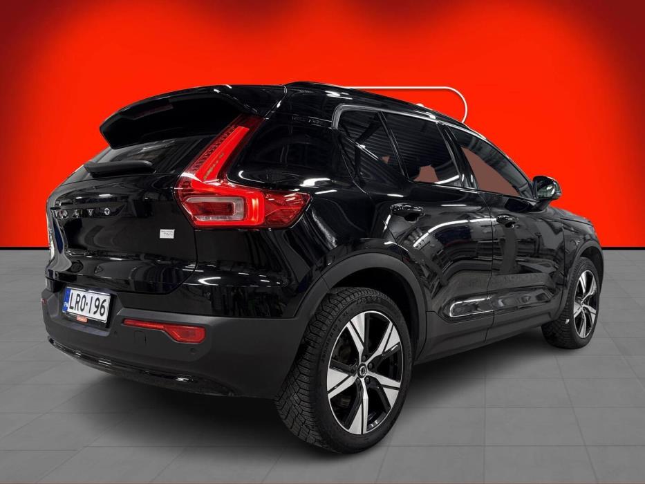 VOLVO XC40 2023