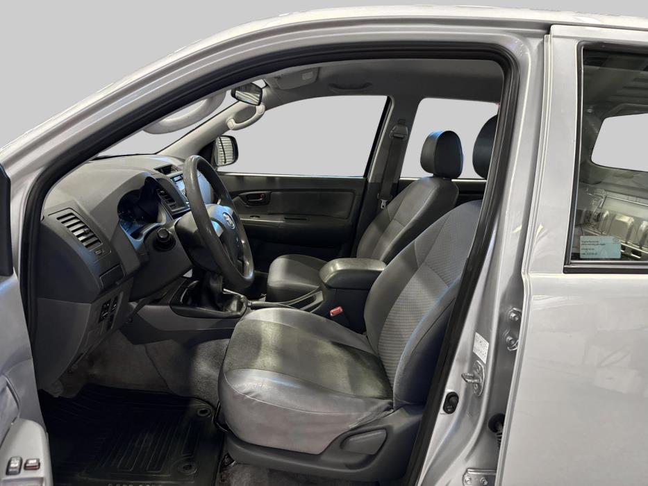 TOYOTA Hilux 2012