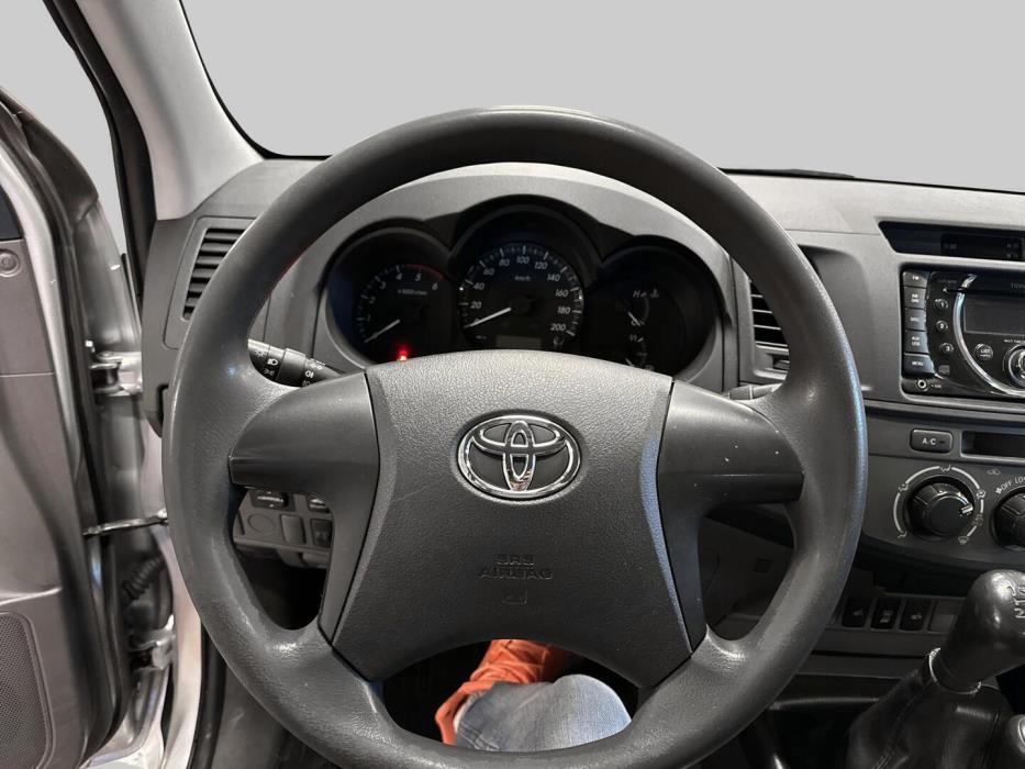 TOYOTA Hilux 2012