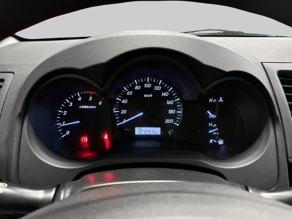 TOYOTA Hilux 2012