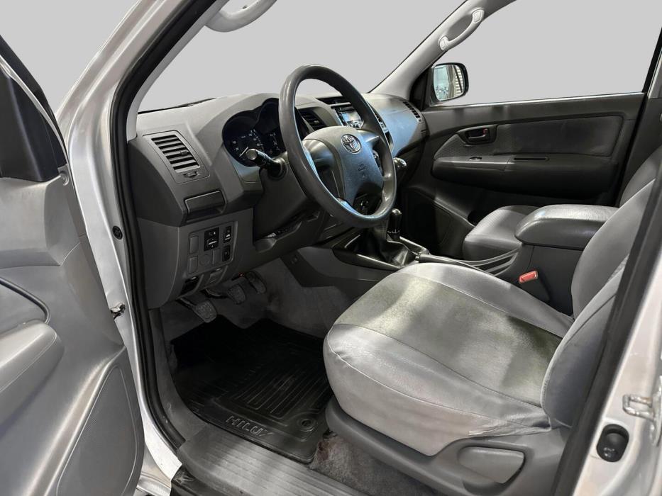 TOYOTA Hilux 2012