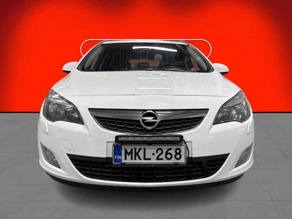 OPEL Astra 2011