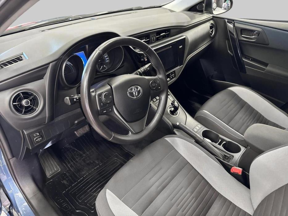 TOYOTA AURIS 2015