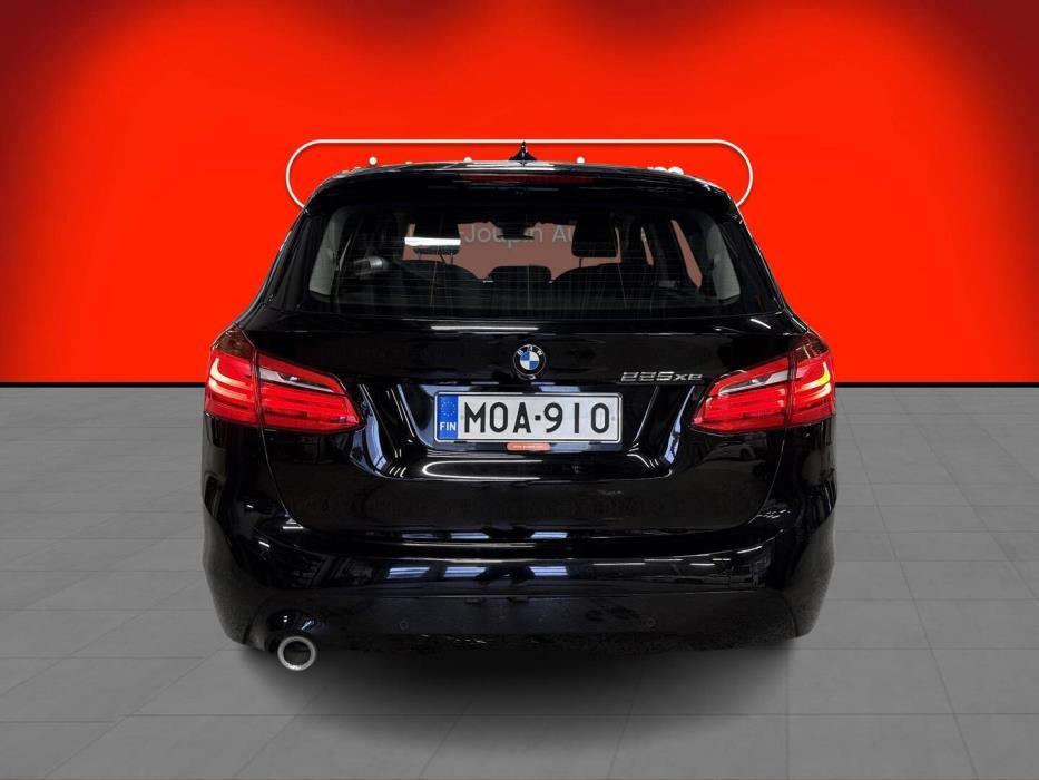 BMW 225 2020