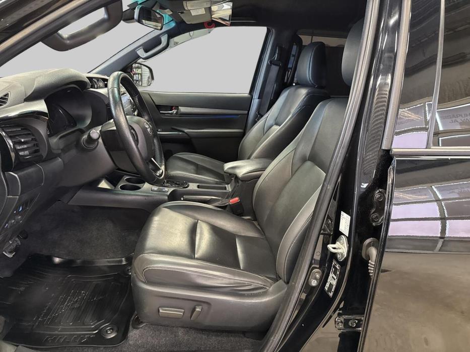 TOYOTA Hilux 2021