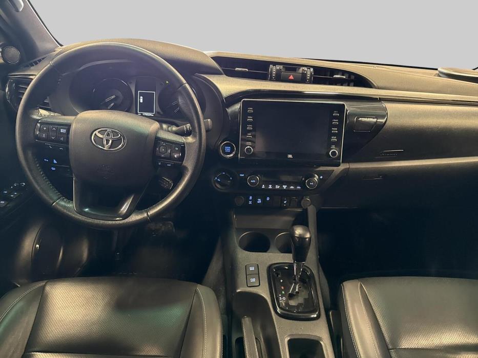 TOYOTA Hilux 2021