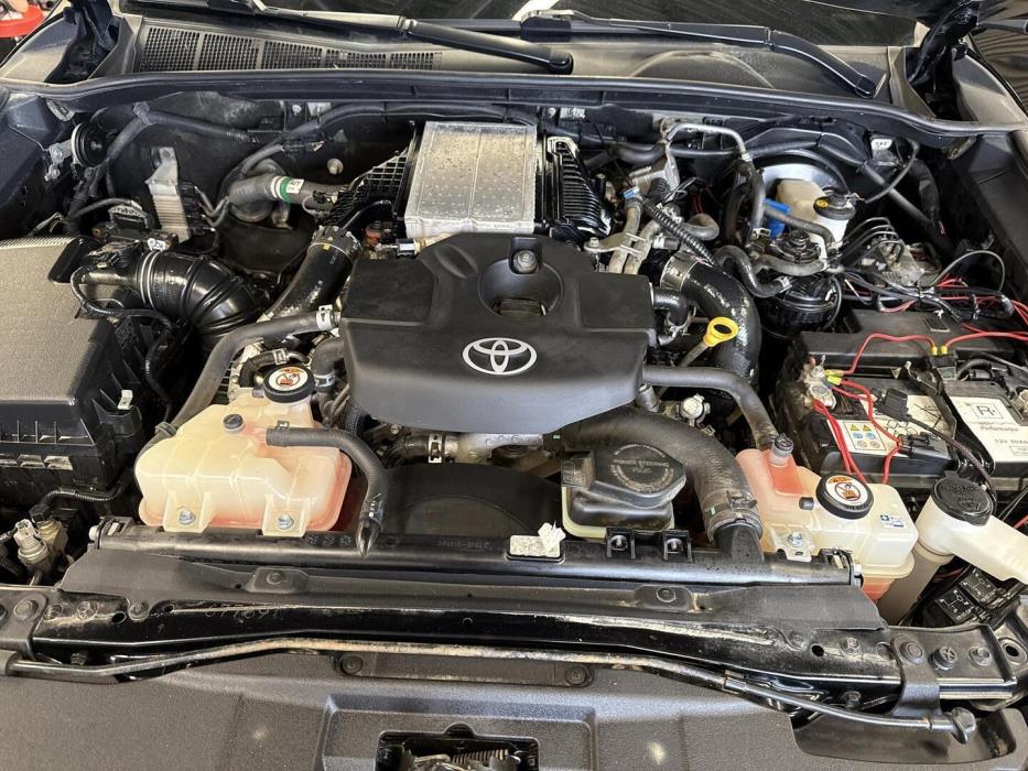 TOYOTA Hilux 2021