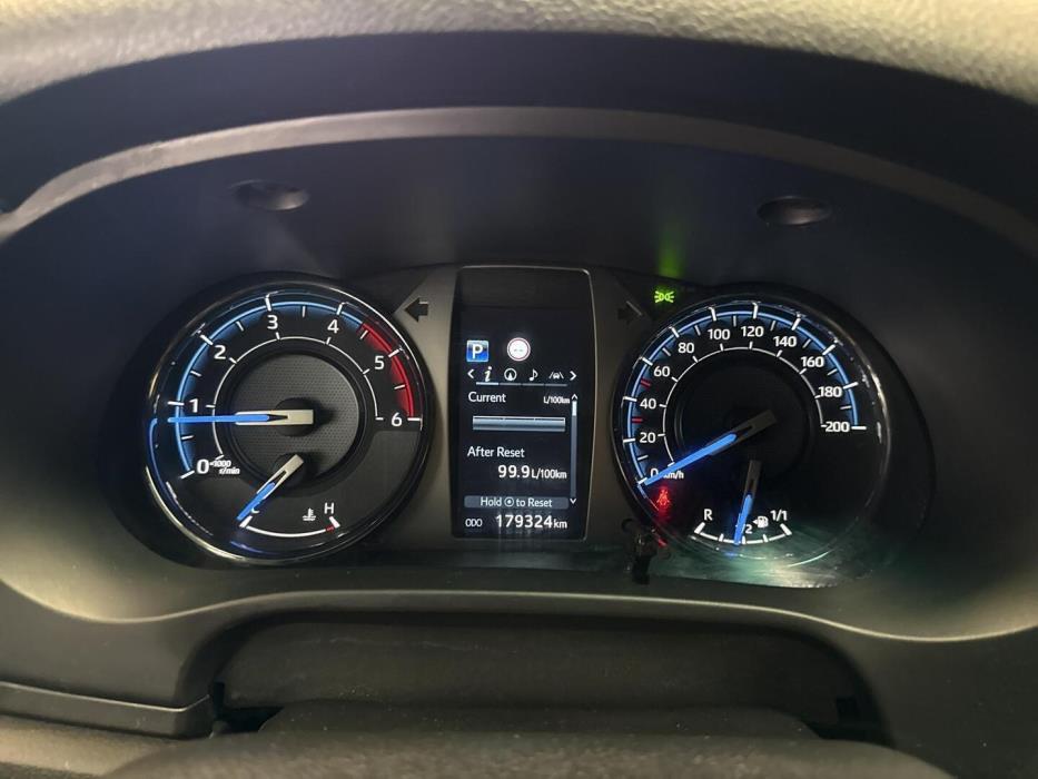 TOYOTA Hilux 2021