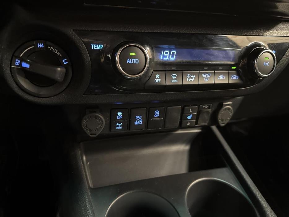 TOYOTA Hilux 2021
